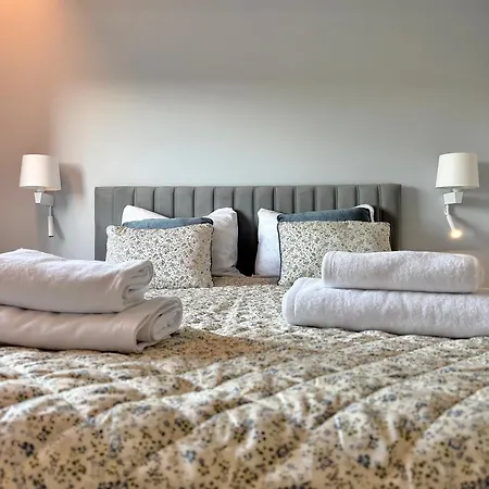 Lumiere Charming Two-bedroom In The Heart Of The Appartement